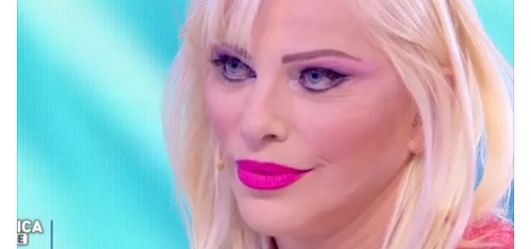 CICCIOLINA LO CONFESSA: ''SONO STATA COSTRETTA A FARLO CON UN...'' - 21/11/2016