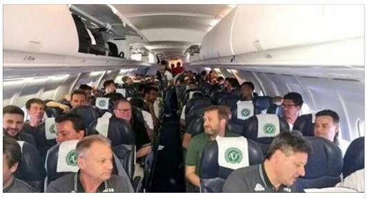 LA CHAPECOENSE NON DOVEVA PRENDERE L'AEREO PRECIPITATO - 29/11/2016