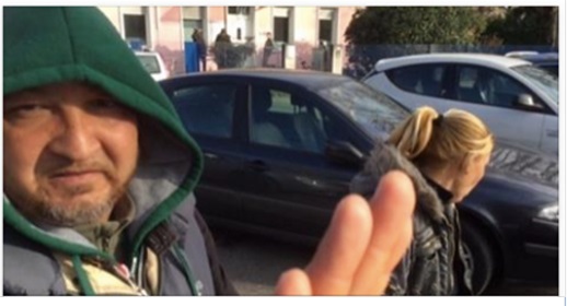 GLI ''AFFARI'' DELLA FAMIGLIA DI MENDICANTI ROMENI: ''ECCO QUANTO CI METTIAMO IN TASCA OGNI GIORNO...'' - 14/12/2016