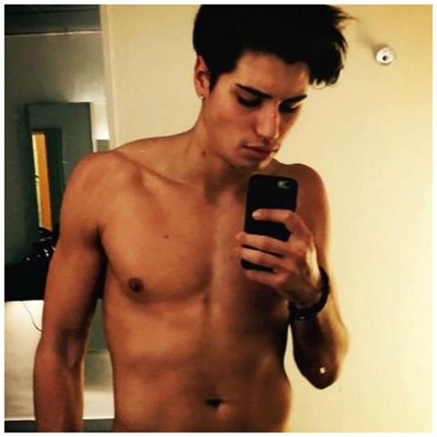 LA SOMIGLIANZA E' EVIDENTE - LUI E' IL FIGLIO DELLA CONDUTTRICE PIU' FAMOSA D'ITALIA: AVETE CAPITO DI CHI SI TRATTA? - 19/12/2016