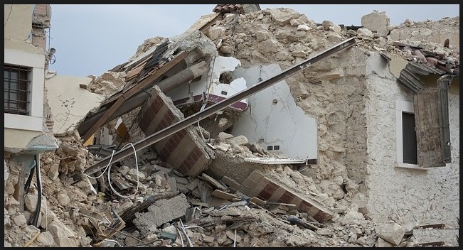 SECONDA FORTISSIMA SCOSSA DI TERREMOTO 5.7: ''CI SONO CROLLI E SCUOLE EVACUATE'' - 18/01/2017