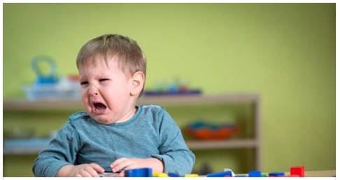 CALMARE UN BAMBINO ARRABBIATO: TUO FIGLIO LASCIA I GIOCHI, URLA, NON VUOLE MANGIARE? LE FRASI DA DIRE CONSIGLIATE DAGLI ESPERTI - 05/04/2017