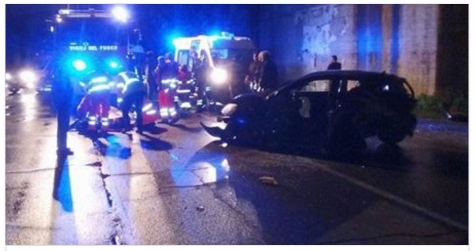 TRAGICO FRONTALE: SEI FERITI, UN BAMBINO E' IN CONDIZIONI DISPERATE - 15/05/2017