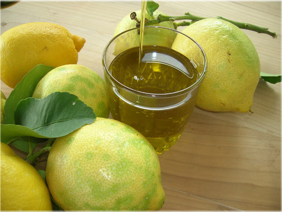 OLIO DI OLIVA E LIMONE: 1 CUCCHIAIO OGNI MATTINA MEZZ'ORA PRIMA DI COLAZIONE. IL RISULTATO E' IMPENSABILE - 01/06/2017