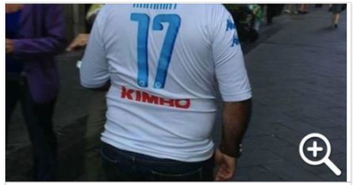 L'AUTOIRONIA DI UN TIFOSO DEL NAPOLI: LA FOTO DIVENTA VIRALE - 07/06/2017