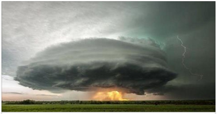 IL MALTEMPO FLAGELLA IL PIEMONTE - A VERCELLI IL TEMPORALE SEMBRA UN TORNADO: LA FURIA DELLA ''SUPERCELLA'' - 11/07/2017