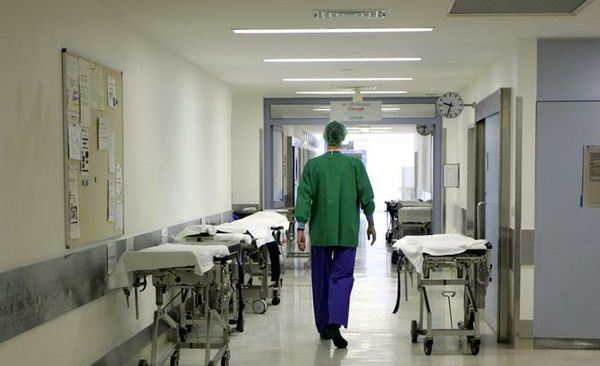 BAMBINA MORTA DI MORBILLO IN ITALIA: CITTA' SOTTO SHOCK - 13/07/2017