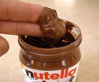 'A NUTELLA SE MAGNA COSI' !! - 10/12/2012