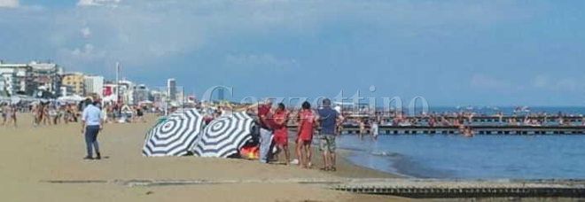 BIMBA DI 5 ANNI SFUGGE AI GENITORI: RITROVATA ANNEGATA IN MARE - 15/07/2014
