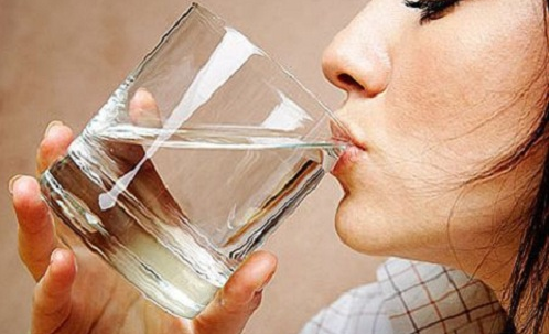 L'ACQUA FA DIMAGRIRE: ECCO LA ''DIETA'' PIU' FACILE ED ECONOMICA CHE ESISTA - 19/12/2014