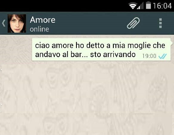 LUI SCRIVE ALLA 'MOGLIE': ''MIA MOGLIE NON LO SA'' - LA RISPOSTA DELLA DONNA E' MERAVIGLIOSA - 15/01/2015