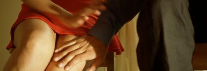 HA RAPPORTI INTIMI COL PARROCO E POI LO RICATTA: ''DAMMI 350MILA EURO''. ARRESTATA - 16/09/2013
