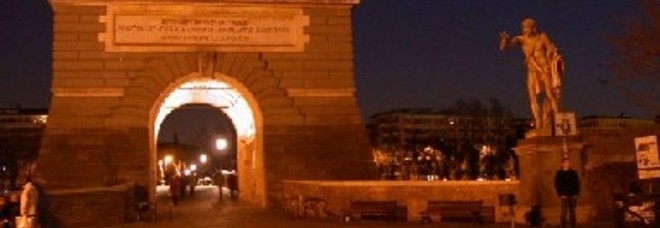 ROMA, ACCOLTELLATO ALLA GOLA DALL'AMICO A PONTE MILVIO. PER UN DEBITO DI 50 EURO - 25/09/2013