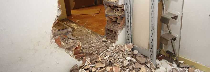 ROMA, BANDA DEL BUCO IN AZIONE: ''SVALIGIATI DUE NEGOZI'' - 29/09/2013