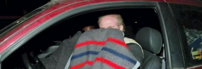 FAMIGLIA DI QUATTRO PERSONE SFRATTATA DORME IN MACCHINA: ''DATECI UN GARAGE'' - 05/10/2013