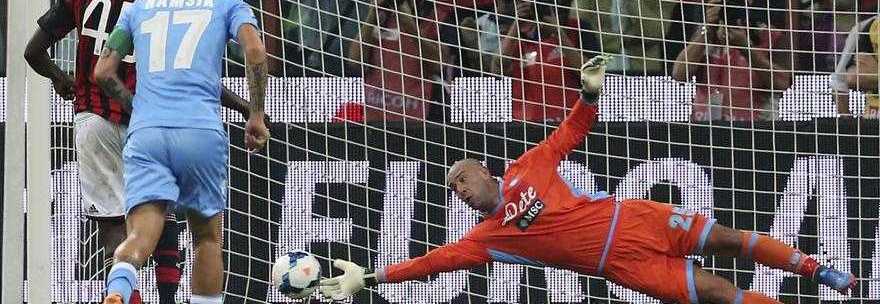 REINA: ''DORMO CON LA MAGLIA DI BALOTELLI''. POI SPIEGA COME È RIUSCITO A PARARE IL RIGORE - FOTO - 09/10/2013