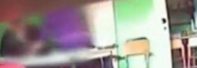 ''Sei un maiale'': picchiano e insultano l'alunno autistico: licenziate insegnante e assistente - 12/10/2013