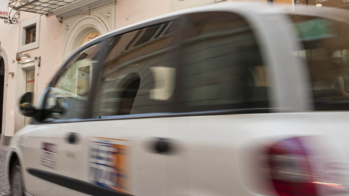 ULTIM'ORA: TASSISTA VIOLENTATA A ROMA. ARRESTATO UN RAGAZZO ROMANO - 10/05/2015