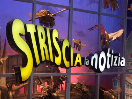 GRANDE SORPRESA A STRISCIA LA NOTIZIA. ECCO CHI RITORNA A CONDURRE IL TG SATIRICO - 24/10/2013
