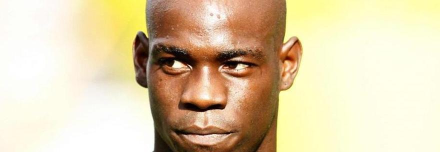 BALOTELLI, INCIDENTE D'AUTO A BRESCIA: ''STAVA ANDANDO A CASA DEI GENITORI'' - 28/10/2013