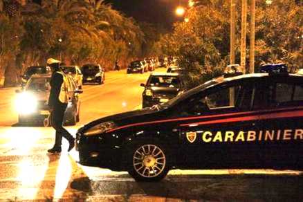 FAR WEST A ROMA: PISTOLE IN PUGNO, BLOCCANO LE AUTOMOBILI IN STRADA - 12/11/2013