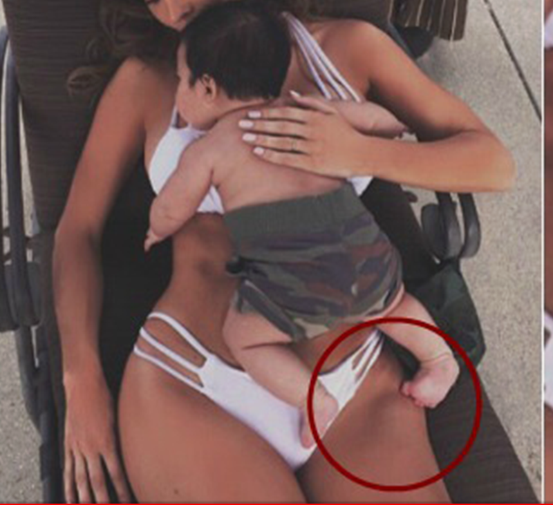 PUBBLICA QUESTA FOTO COL SUO BAMBINO E IMMEDIATAMENTE SCATENA FEROCI POLEMICHE: IL DETTAGLIO INASPETTATO - 30/06/2015