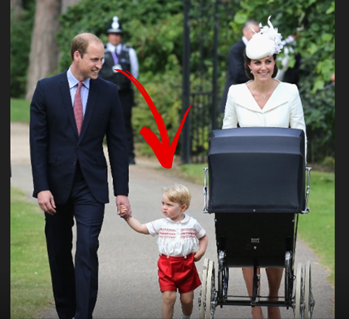 E' SUCCESSO DURANTE IL BATTESIMO DI CHARLOTTE: IL DETTAGLIO NON E' PASSATO INOSSERVATO AI FOTOGRAFI - 05/07/2015