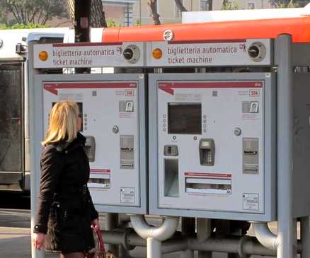 Roma, stretta anti-evasori sui bus: controllori Atac in borghese - Furbi senza scampo - 19/11/2013