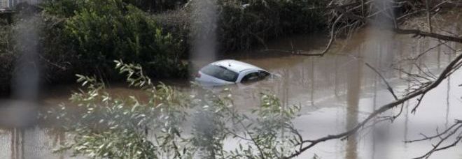 ALLUVIONE IN SARDEGNA, PADRE E FIGLIO MORTI INSIEME: ''L'HANNO TROVATI ABBRACCIATI'' - 19/11/2013