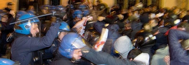NO TAV, SCONTRI IN PIENO CENTRO A ROMA. ''MANIFESTANTI FERITI'' - VIDEO - 20/11/2013