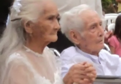SI SPOSANO DOPO 80 ANNI DI FIDANZAMENTO: LUI 103 E LEI 99 ANNI - 26/11/2013