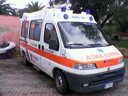 NON SI APRE IL PORTELLONE DELL'AMBULANZA, ANZIANA MUORE DAVANTI L'OSPEDALE - 12/12/2013