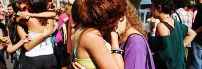 LICENZA MATRIMONIALE ANCHE PER LE COPPIE GAY. LA DECISIONE DELL'UE È VALIDA IN ITALIA - 13/12/2013