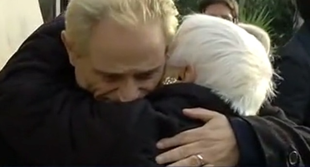 IL DOLORE DI AMEDEO MINGHI, AI FUNERALI DELLA SCOMPARSA PREMATURA DELLA MOGLIE - 08/01/2014