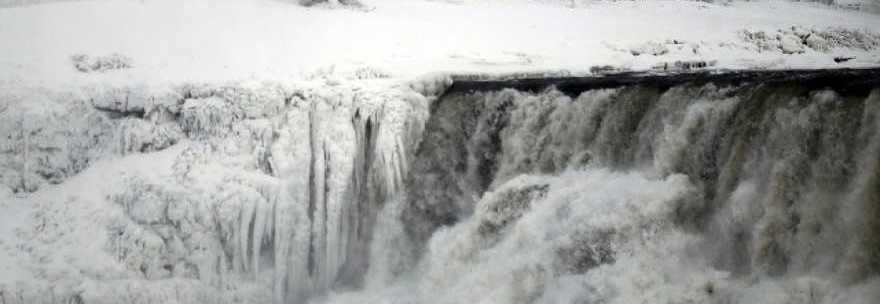 SI GELANO ANCHE LE CASCATE DEL NIAGARA, L'ULTIMO SPETTACOLO DEL FREDDO POLARE - 09/01/2014