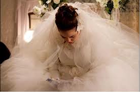 PASTICCIERA LITIGA CON LA SPOSA, LEI PER VENDETTA LE MANDA AL MATRIMONIO UNA TORTA A FORMA DI CACCA - 15/01/2014