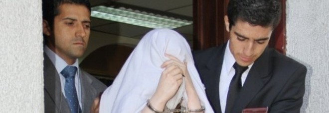 MAMMA 18ENNE VENDE IL SUO BIMBO SU FACEBOOK PER MENO DI 100 EURO - 20/01/2014