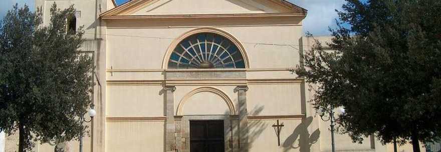 IL BIMBO TROPPO VIVACE DISTURBA LA MESSA: PRETE LO SCARAVENTA A TERRA DAVANTI A TUTTI - 22/01/2014