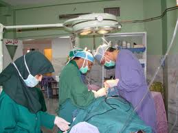 STRANI OGGETTI RIMOSSI DAL CORPO UMANO: DALLA CINTURA ALLA DENTIERA - LE STORIE FOLLI - 25/01/2014