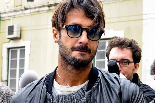 FABRIZIO CORONA SHOCK, IL CARCERE L'HA CAMBIATO NELLA MENTE E NEL FISICO. HA PERSO I DENTI - 23/01/2014