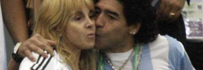 MARADONA E LA COCAINA, L'EX MOGLIE RIVELA: ''LA PRIMA VOLTA L'HA CONSUMATA IN SPAGNA'' - 22/01/2014