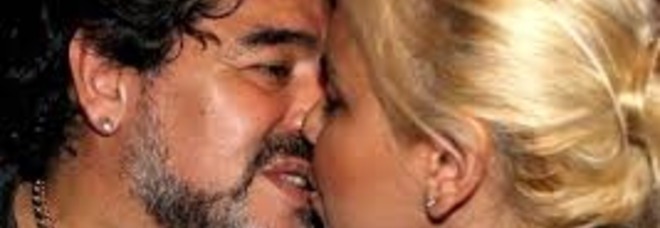 MARADONA, SPUNTA UN SECONDO FIGLIO SEGRETO: L'EX MOGLIE VERONICA È ANCORA INCINTA - 09/02/2014