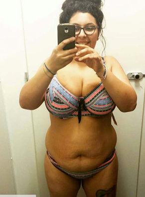 POTREBBE CAPITARE A TUTTE: PROVA UN COSTUME DA BAGNO IN UN NEGOZIO MA QUELLO CHE LE ACCADE E' ASSURDO - FOTO - 18/04/2016