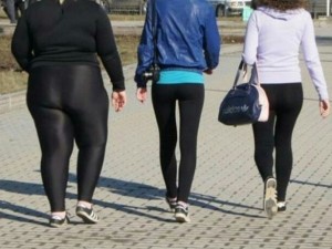 PRENDE UNA NOTA A SCUOLA PER I LEGGINS: SCATTA LA PROTESTA DEGLI STUDENTI - 18/02/2014