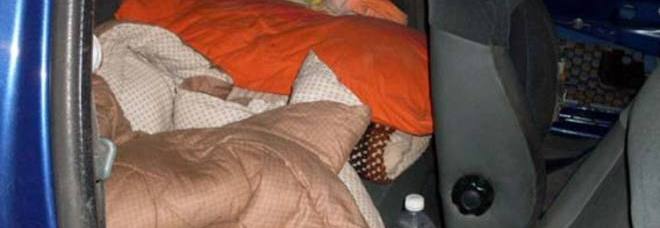 GIOVANE COPPIA VIVE IN AUTO DA DUE ANNI PER LA CRISI. ''SIAMO SCAPPATI PER AMORE'' - 18/02/2014