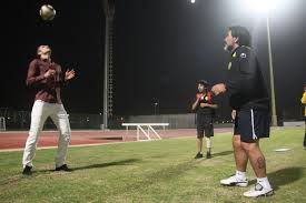 MARADONA PALLEGGIA CON ROBIN VAN PERSIE: IL VIDEO FA MIGLIAIA DI VISITE - 19/02/2014