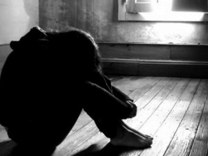 EPISODIO SHOCK: 16ENNE VIOLENTATA A TURNO DA QUATTRO UOMINI PER 16 ORE. UN ROTTWEILER FACEVA LA GUARDIA - 25/02/2014