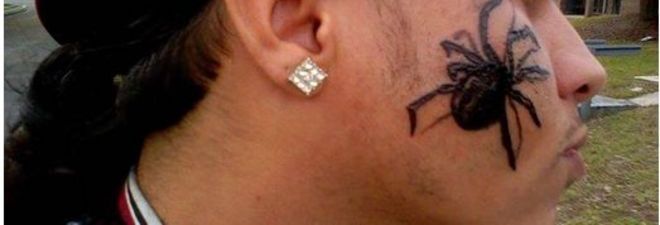 SOFFRE DI ARACNOFOBIA E SI TATUA UN RAGNO GIGANTE IN FACCIA: ''L'UNICO MODO PER AFFRONTARE LA PAURA'' - 03/03/2014
