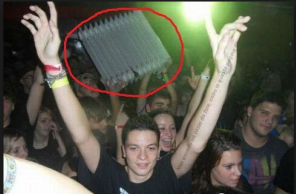 ECCO CHI NON VORRESTI MAI INCONTRARE IN UN LOCALE: RESTERETE SORPRESI - FOTO - 15/05/2016