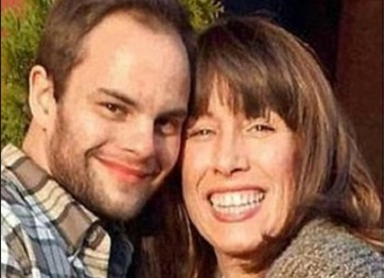 MAMMA E FIGLIO SI INNAMORANO: ''VOGLIAMO SPOSARCI E AVERE UN BAMBINO'' - 06/06/2016